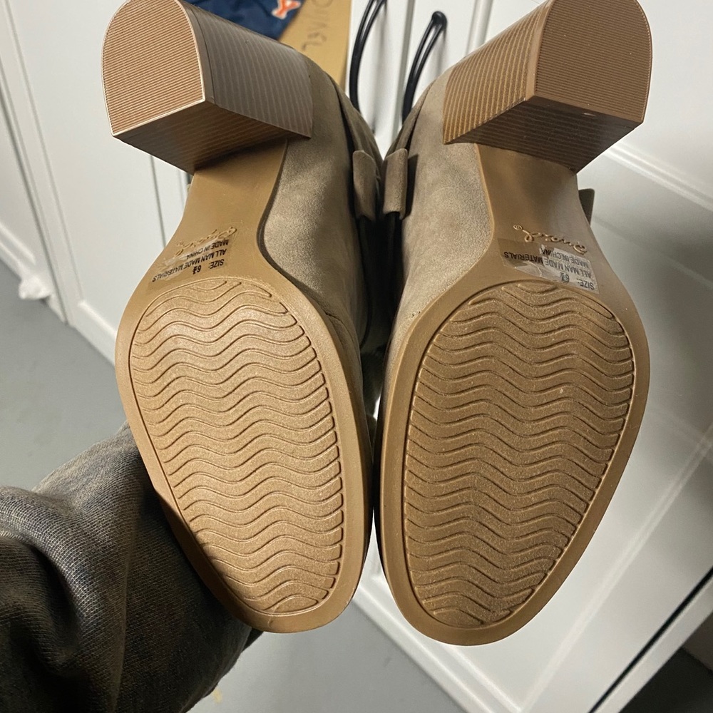 Fold Over Booties - Picture 3 of 5